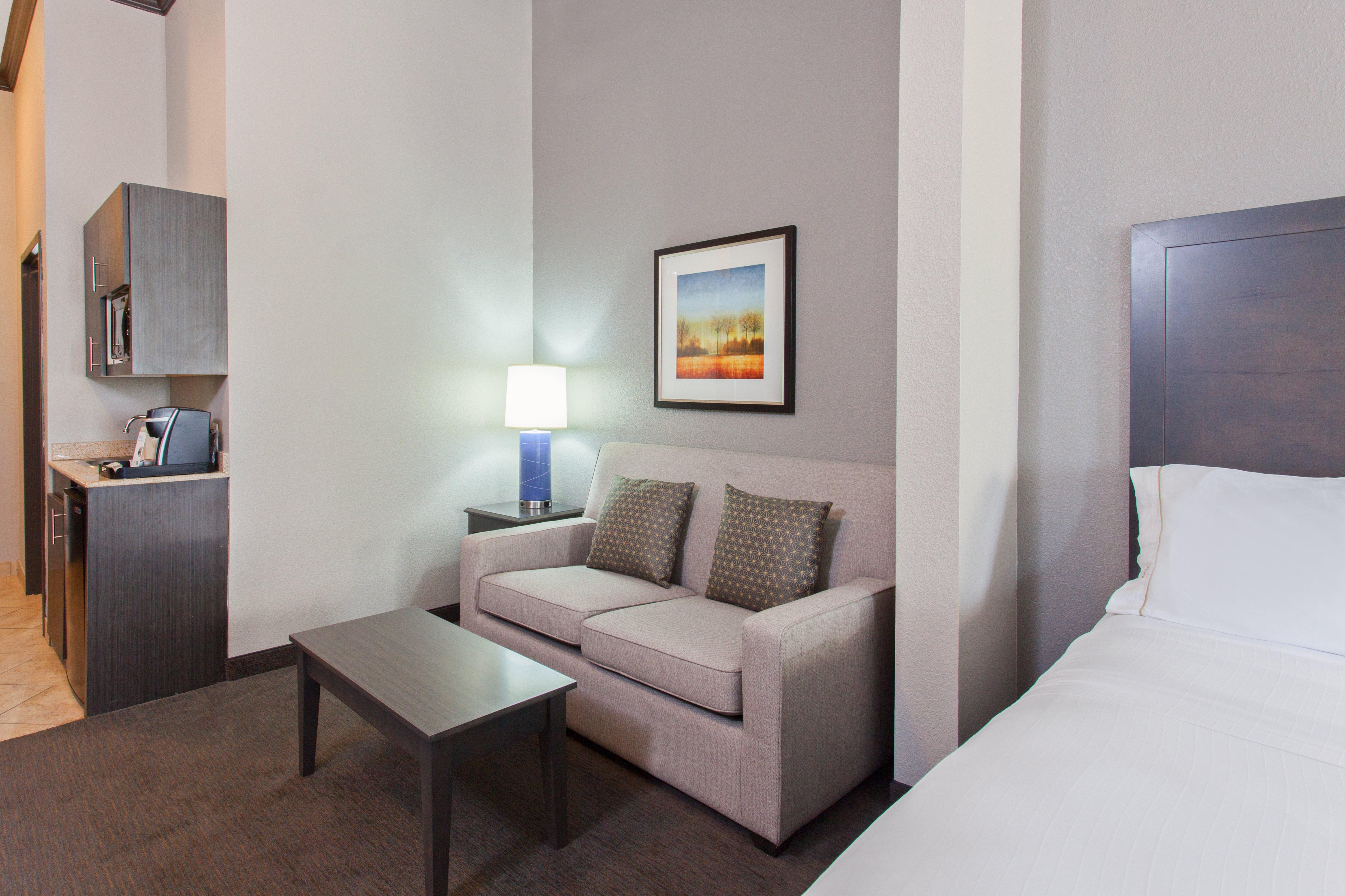 Holiday Inn Express & Suites Wharton By Ihg Exterior photo